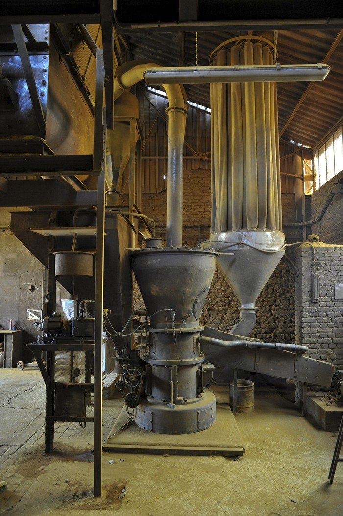 notre broyeur à terres colorantes et ocres naturelles